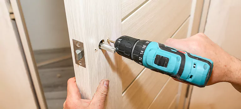 Old Door Knob Repair in Plant City, FL